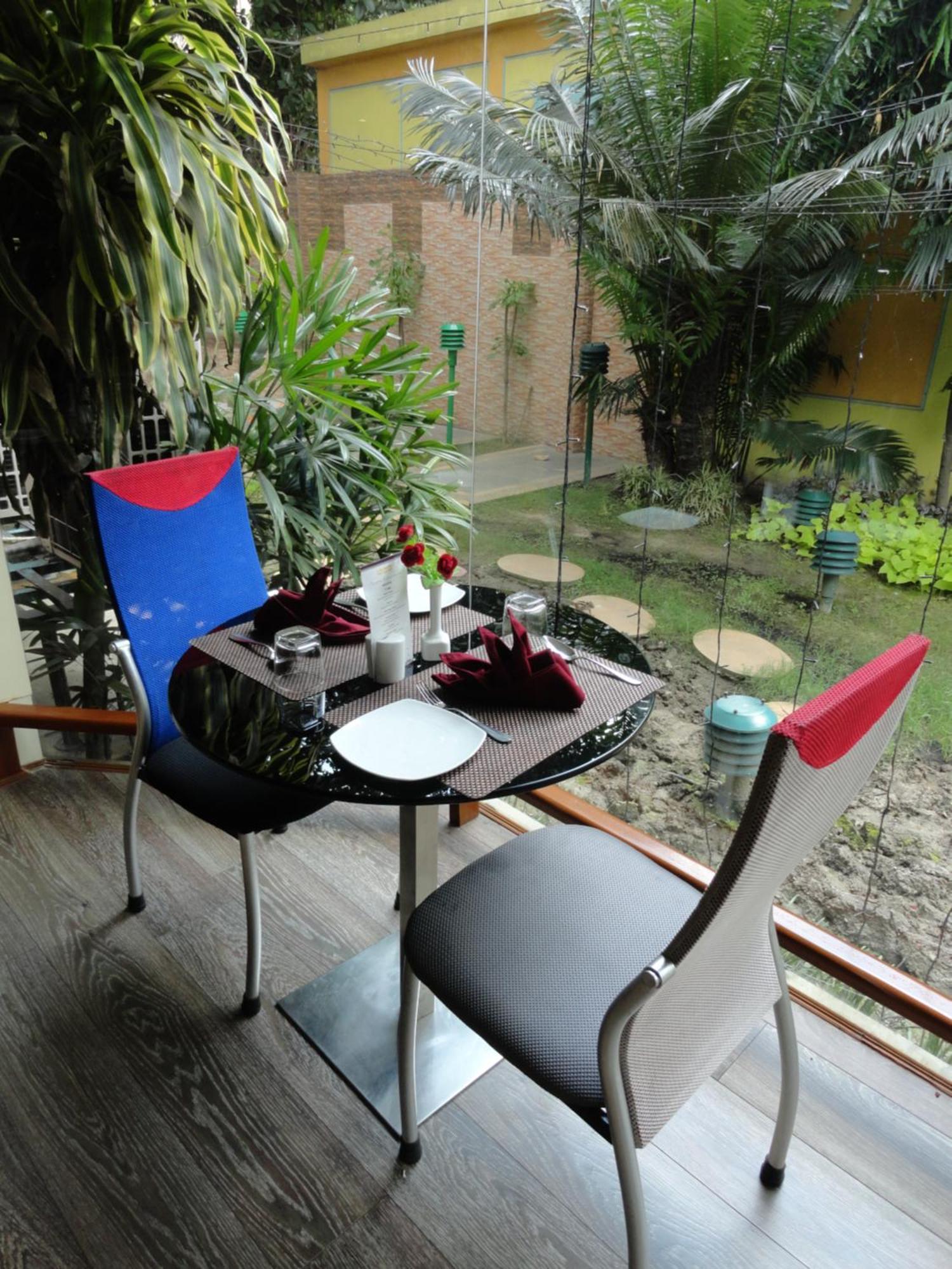 The Senator Hotel كولكاتا المظهر الخارجي الصورة