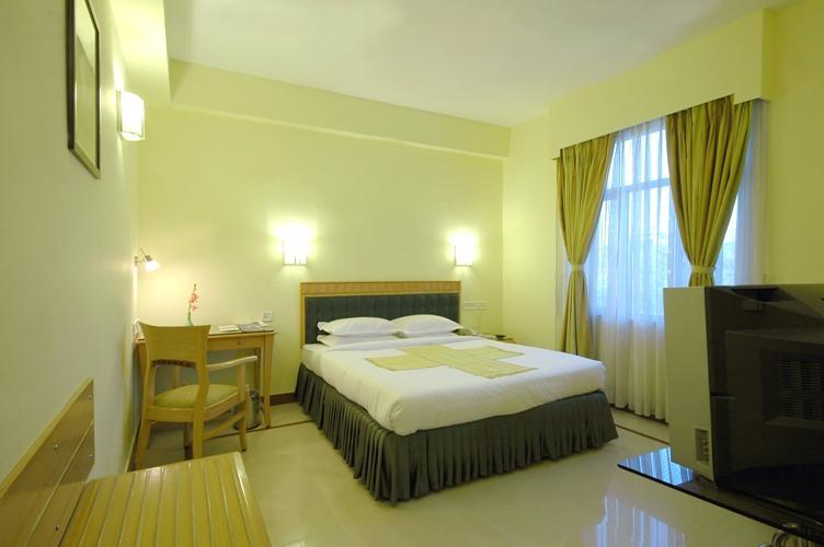 The Senator Hotel كولكاتا المظهر الخارجي الصورة