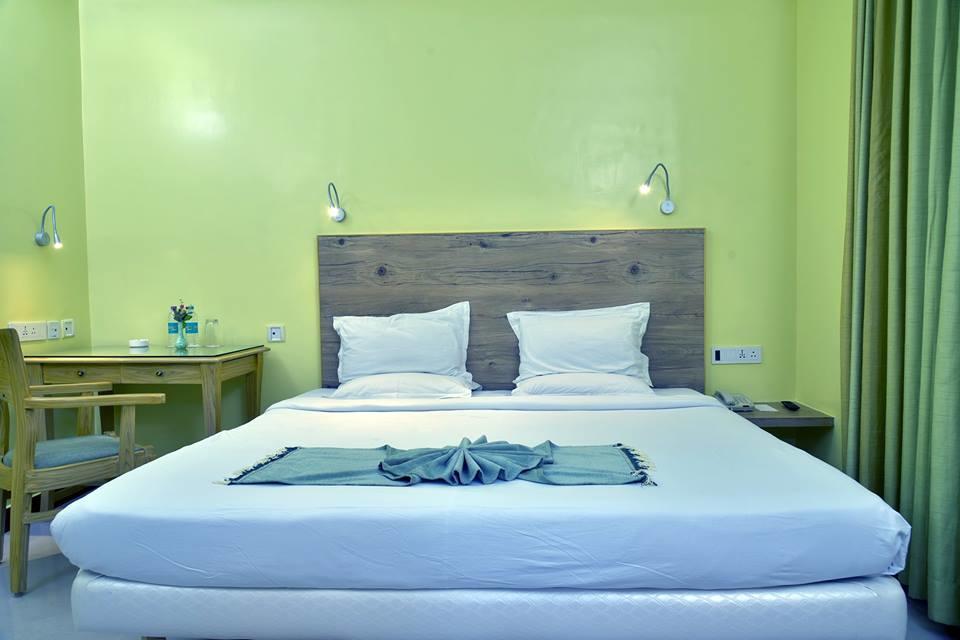 The Senator Hotel كولكاتا المظهر الخارجي الصورة