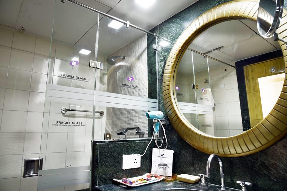 The Senator Hotel كولكاتا المظهر الخارجي الصورة